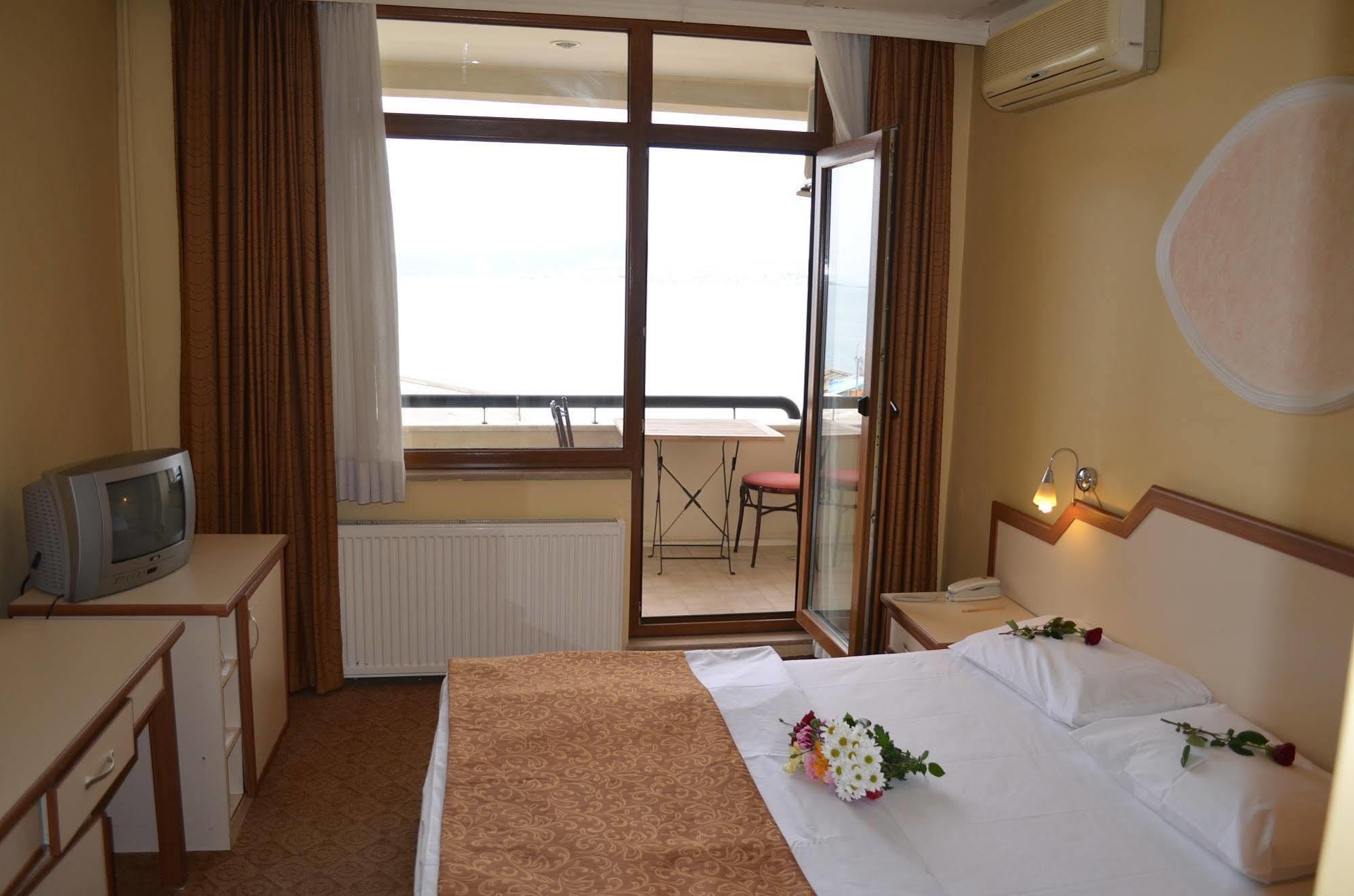 Ayvalik Palas Hotel Εξωτερικό φωτογραφία